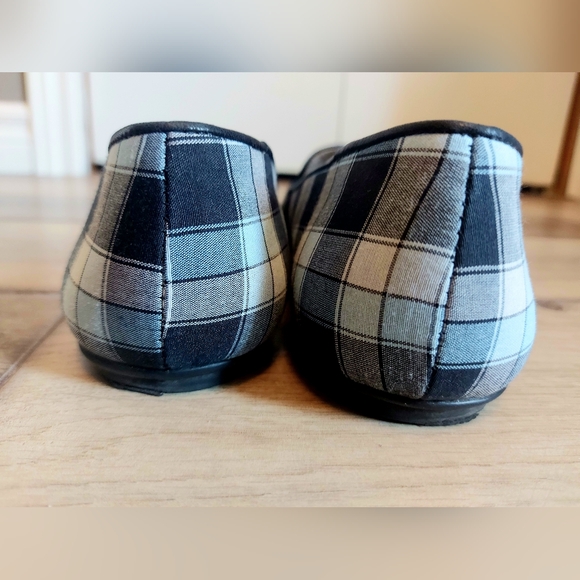 L.L. Bean women's indispensable canvas flats plaid size 8 - Picture 6 of 8